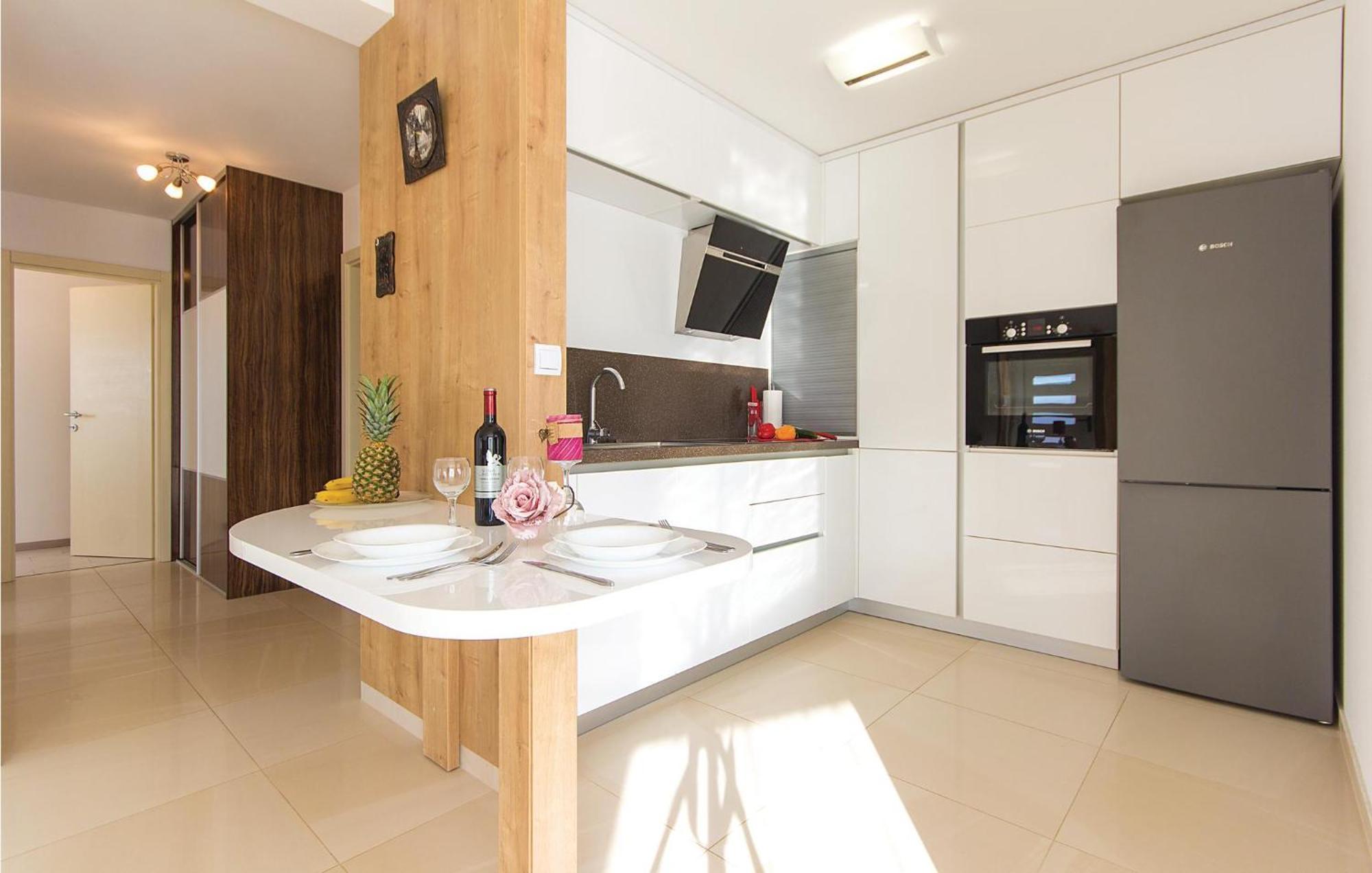 Lovely Apartment In Medulin With Kitchen Ngoại thất bức ảnh