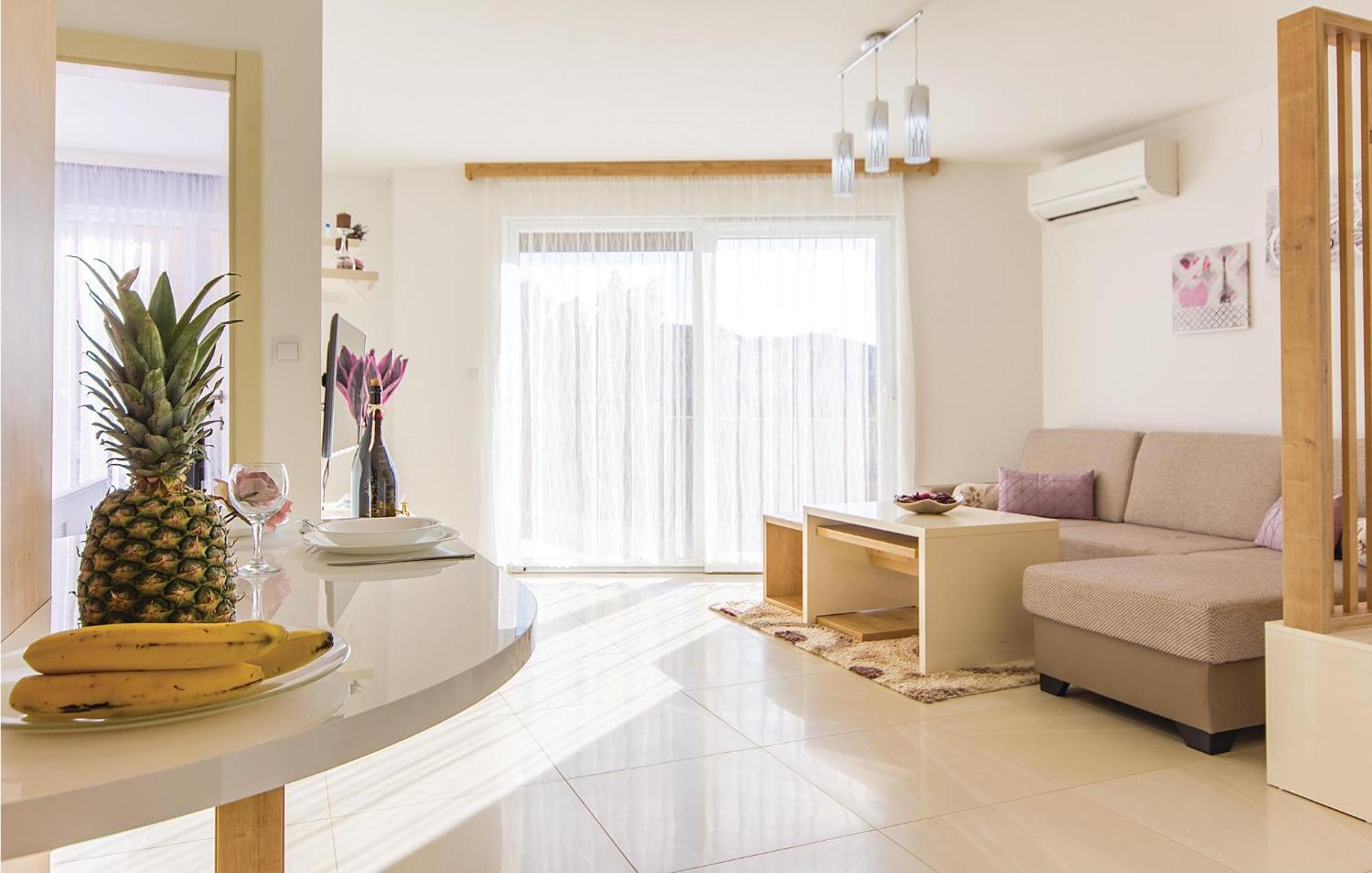 Lovely Apartment In Medulin With Kitchen Ngoại thất bức ảnh