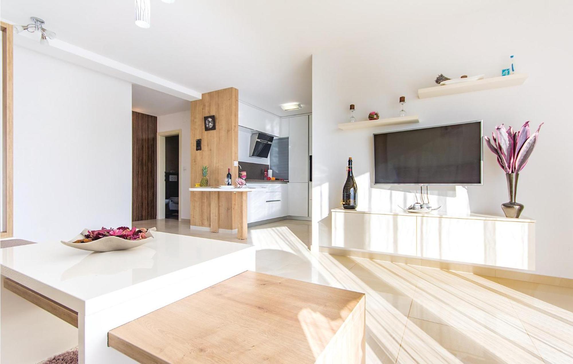 Lovely Apartment In Medulin With Kitchen Ngoại thất bức ảnh